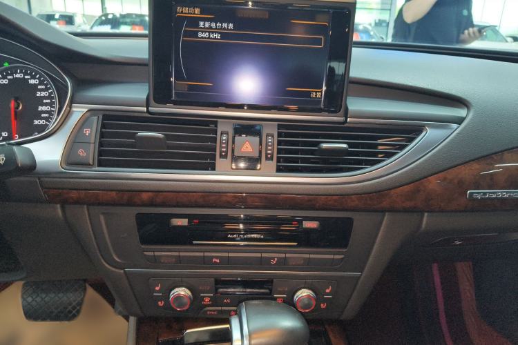 Used Audi A7 2014 50 TFSI quattro Comfort Model Audio And AC Panel