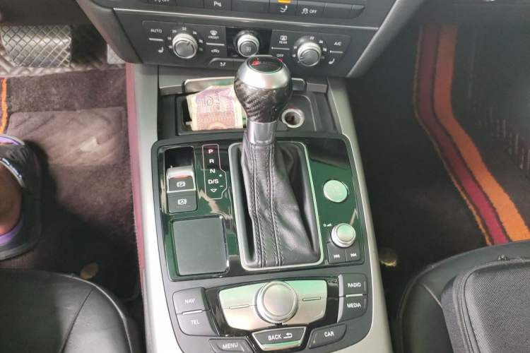Used Audi A7 2014 35 FSI quattro Technology Edition Gear Lever