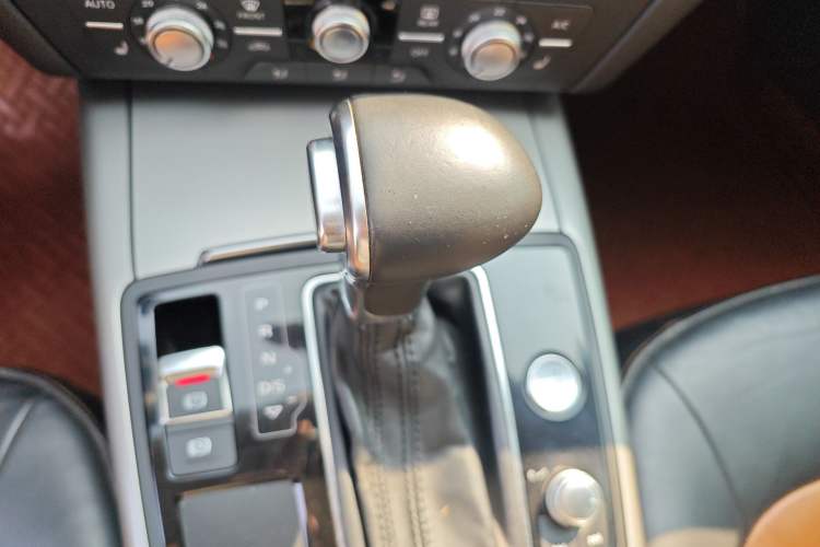 Used Audi A7 2014 35 FSI quattro Technology Edition Gear Lever