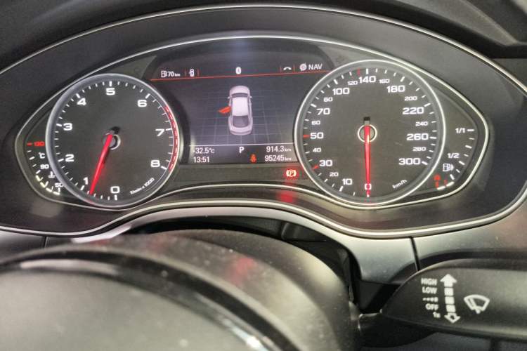 Used Audi A7 2014 35 FSI quattro Technology Edition Instrument Cluster