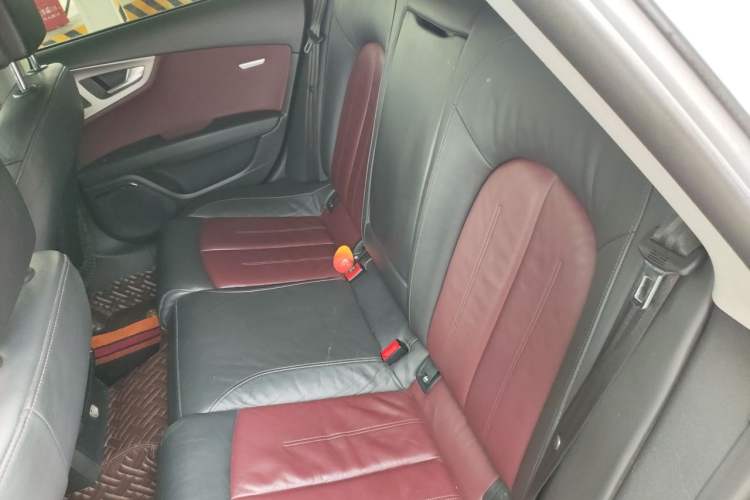 Used Audi A7 2014 35 FSI quattro Technology Edition Left Rear Seat