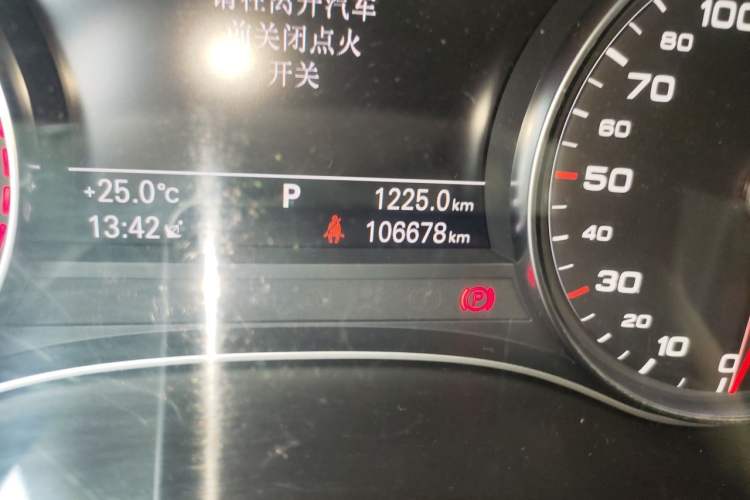 Used Audi A7 2014 35 FSI quattro Technology Edition Odometer Close Up