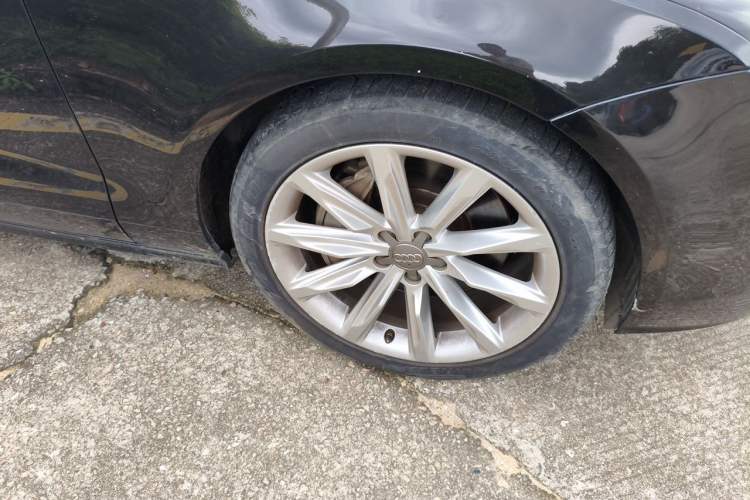 Used Audi A7 2014 50 TFSI quattro Comfort Model Right Front Wheel Hub