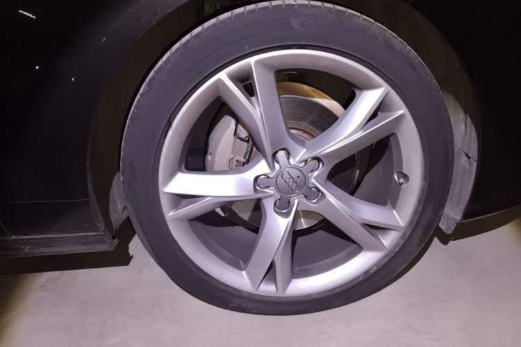 Used Audi A7 2014 35 FSI quattro Technology Edition Right Front Wheel Hub