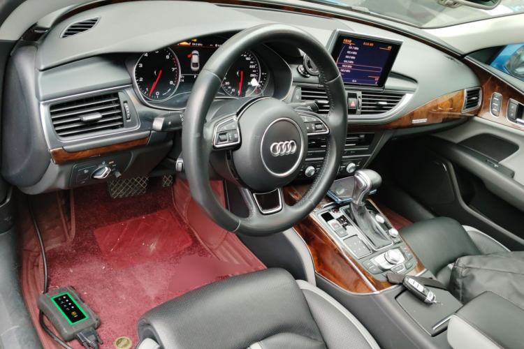 Used Audi A7 2014 50 TFSI quattro Comfort Model Center Console