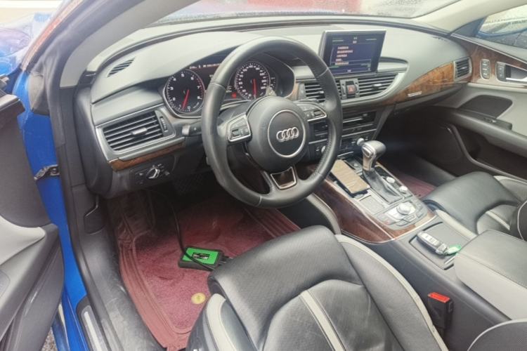 Used Audi A7 2014 50 TFSI quattro Comfort Model Center Console