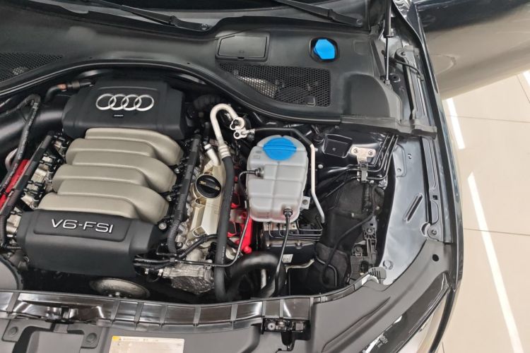 Used Audi A7 2014 35 FSI quattro Technology Edition Engine Bay Left