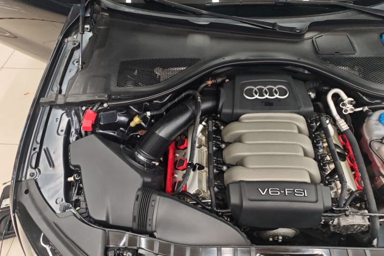 Used Audi A7 2014 35 FSI quattro Technology Edition Engine Bay Right