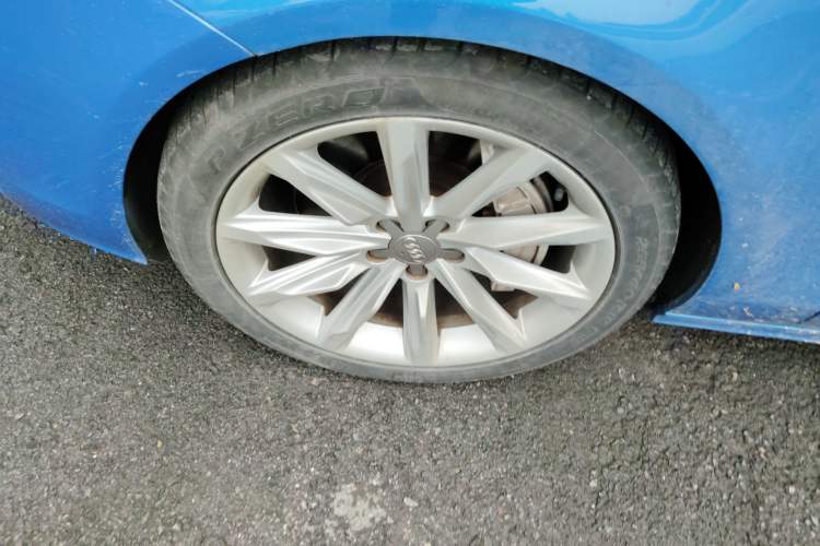 Used Audi A7 2014 50 TFSI quattro Comfort Model Left Front Wheel Hub