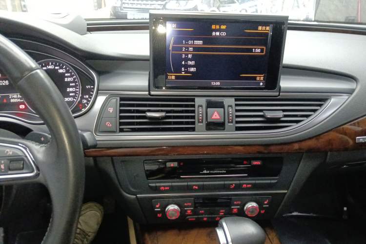 Used Audi A7 2014 50 TFSI quattro Luxury Model Audio And AC Panel