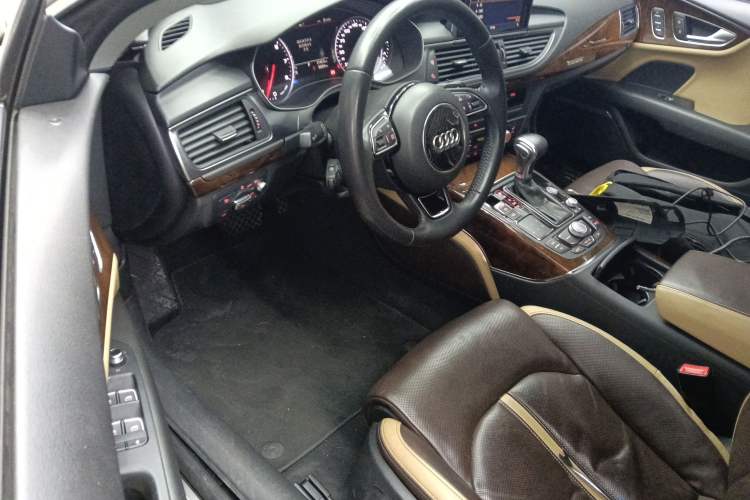 Used Audi A7 2014 50 TFSI quattro Luxury Model Interior 3