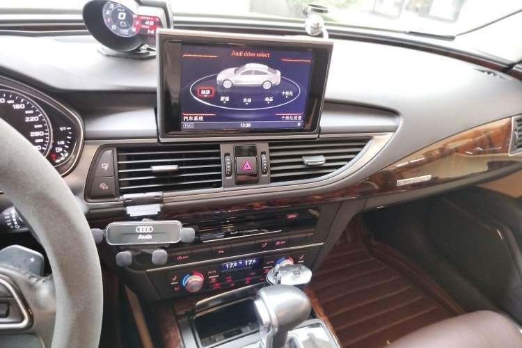 Used Audi A7 2014 50 TFSI quattro Comfort Model Audio And AC Panel