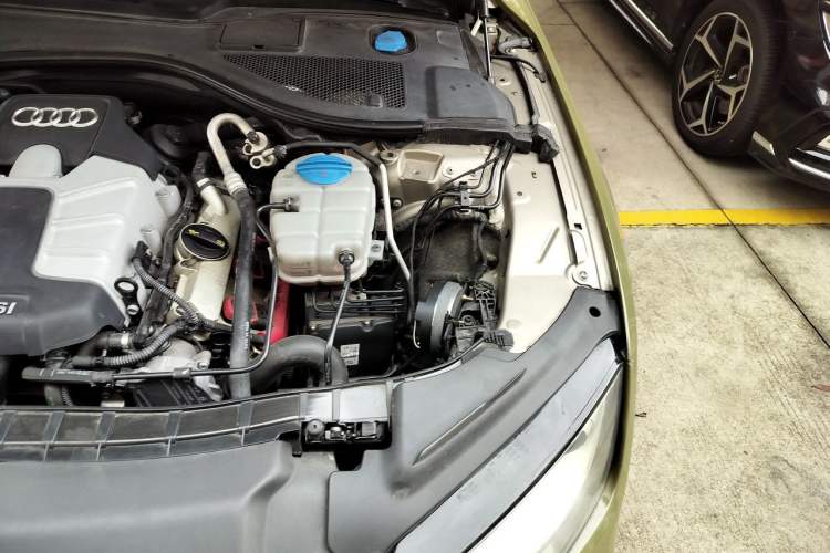 Used Audi A7 2014 50 TFSI quattro Comfort Model Engine Bay Left