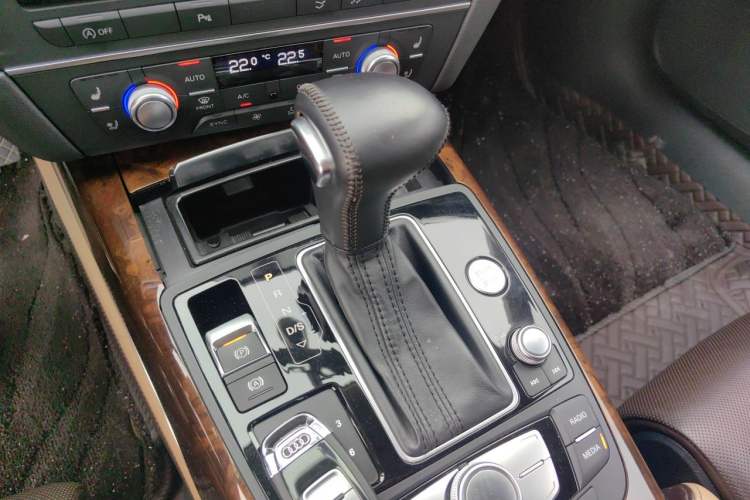 Used Audi A7 2014 50 TFSI quattro Comfort Model Gear Lever