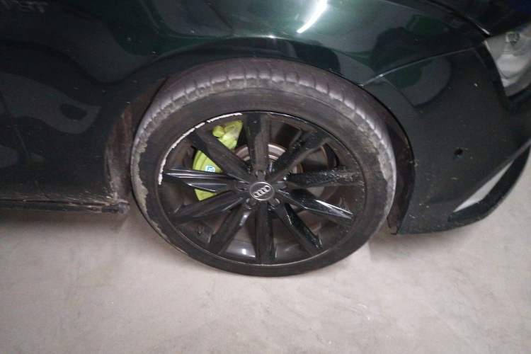 Used Audi A7 2014 50 TFSI quattro Comfort Model Right Front Wheel Hub