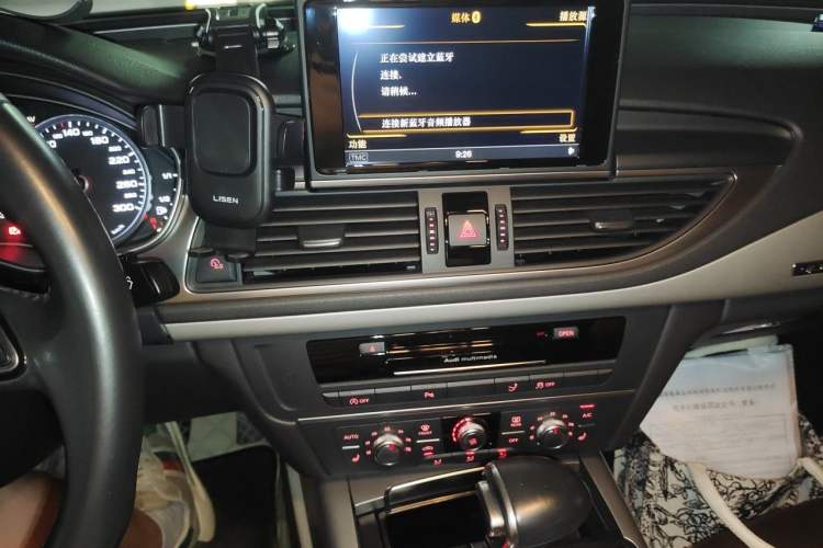 Used Audi A7 2014 35 FSI quattro Technology Edition Audio And AC Panel
