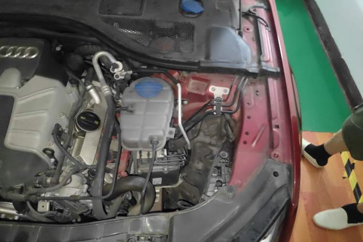 Used Audi A7 2014 50 TFSI quattro Comfort Model Engine Bay Left