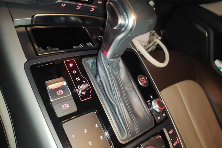 Used Audi A7 2014 35 FSI quattro Technology Edition Gear Lever