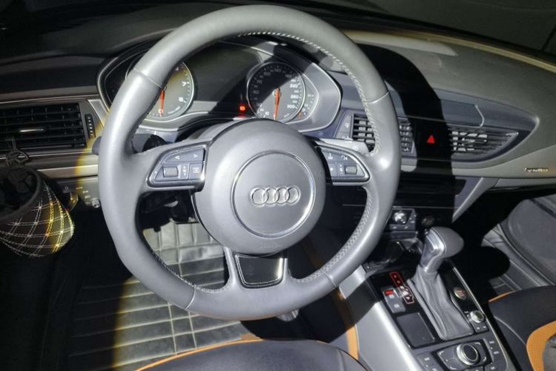 Used Audi A7 2014 35 FSI quattro Technology Edition Steering Wheel