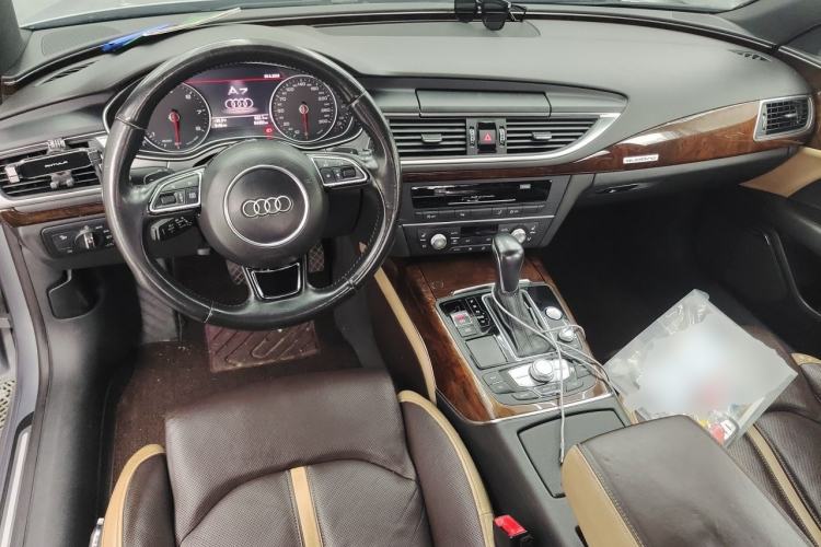 Used Audi A7 2014 50 TFSI quattro Comfort Model Center Console