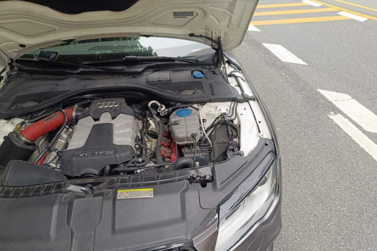 Used Audi A7 2014 50 TFSI quattro Comfort Model Engine Bay Left
