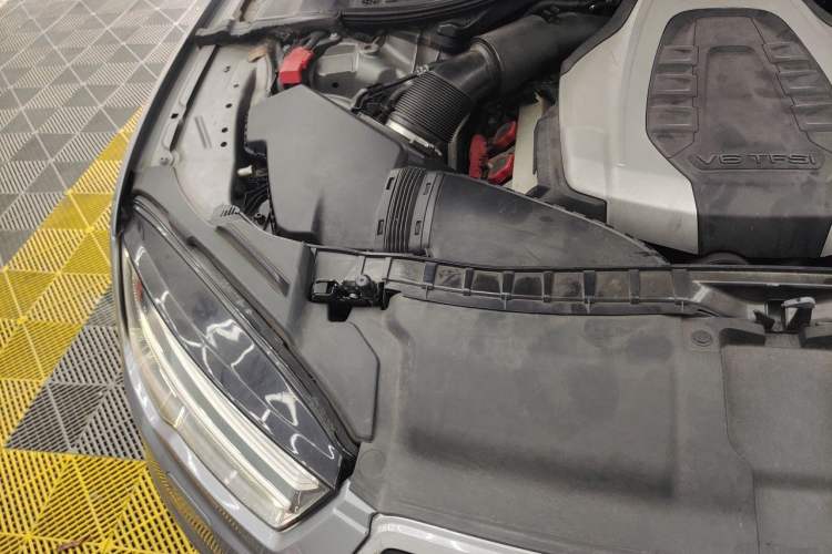 Used Audi A7 2014 50 TFSI quattro Comfort Model Engine Bay Right