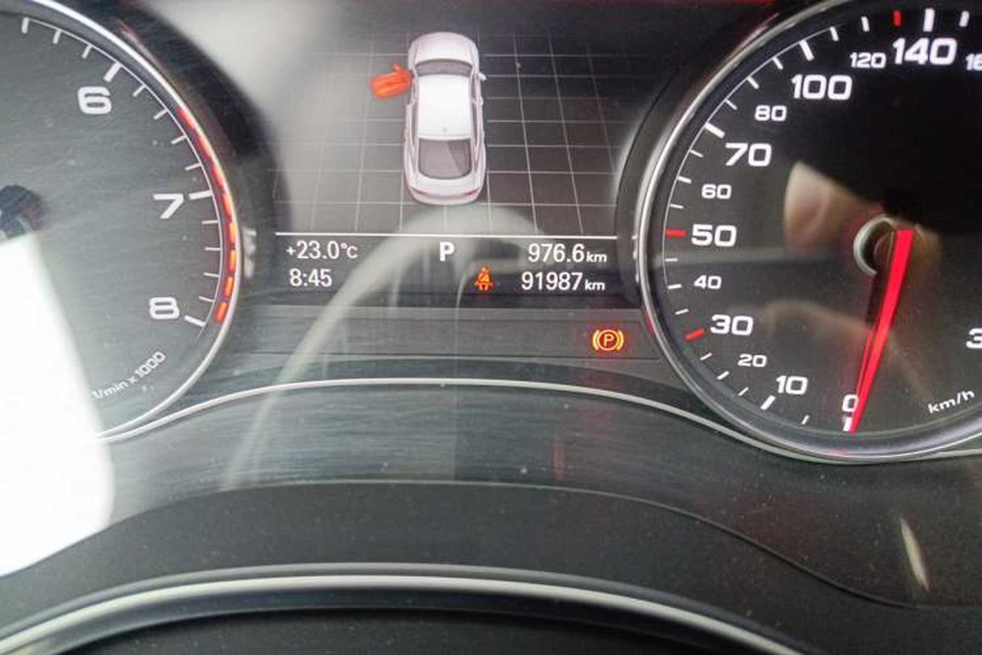 Used Audi A7 2014 50 TFSI quattro Comfort Model Odometer Close Up