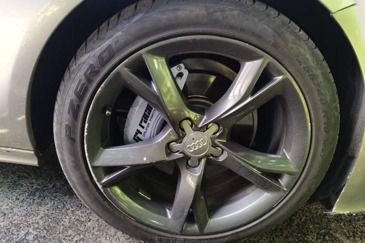 Used Audi A7 2014 35 FSI quattro Technology Edition Right Front Wheel Hub