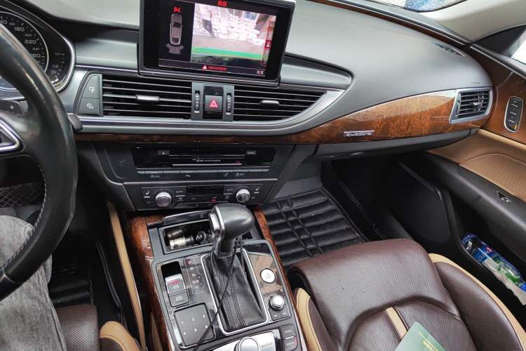 Used Audi A7 2014 50 TFSI quattro Comfort Model Audio And AC Panel