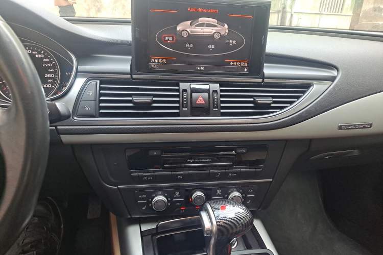 Used Audi A7 2014 35 FSI quattro Technology Edition Audio And AC Panel