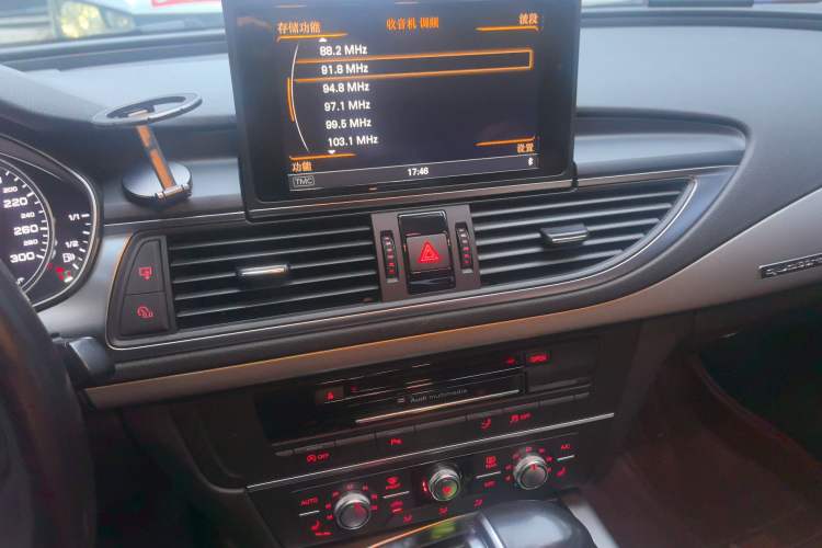 Used Audi A7 2014 35 FSI quattro Technology Edition Audio And AC Panel