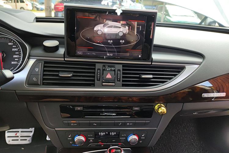 Used Audi A7 2014 50 TFSI quattro Luxury Model Audio And AC Panel
