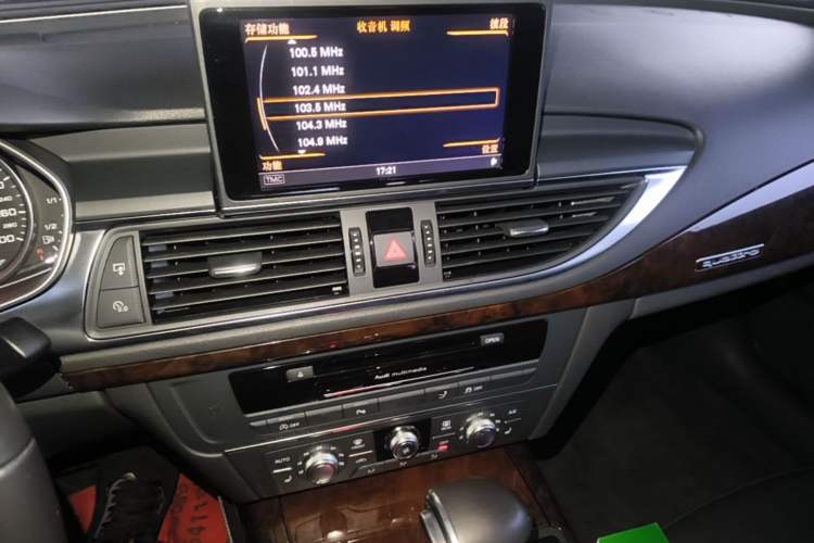 Used Audi A7 2014 35 FSI quattro Technology Edition Audio And AC Panel