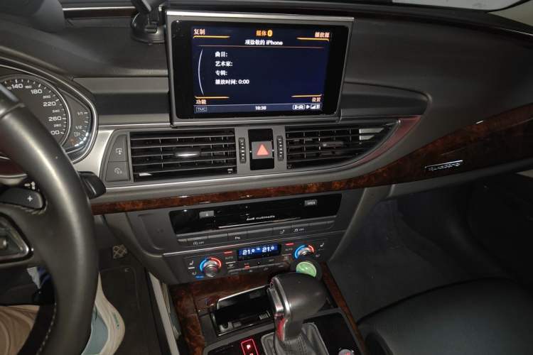 Used Audi A7 2014 50 TFSI quattro Luxury Model Audio And AC Panel