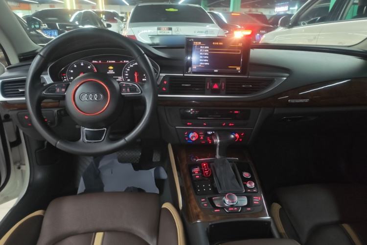 Used Audi A7 2014 50 TFSI quattro Comfort Model Center Console