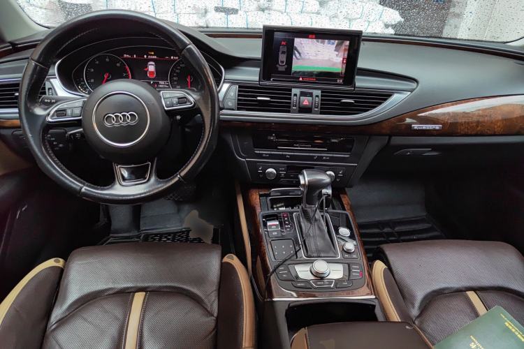 Used Audi A7 2014 50 TFSI quattro Comfort Model Center Console