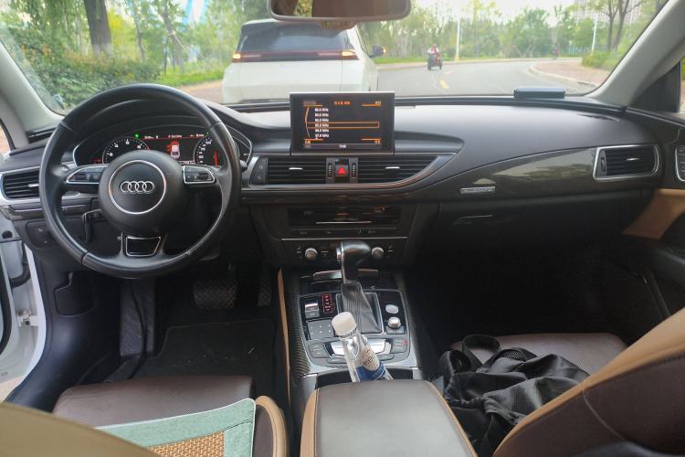 Used Audi A7 2014 50 TFSI quattro Comfort Model Center Console