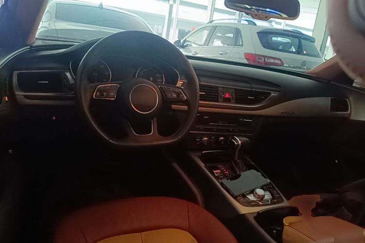 Used Audi A7 2014 35 FSI quattro Technology Edition Center Console