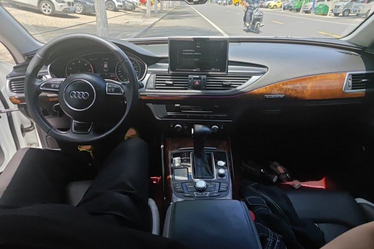 Used Audi A7 2014 50 TFSI quattro Comfort Model Center Console