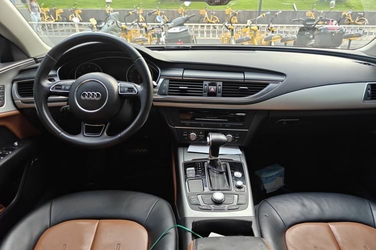 Used Audi A7 2014 30 FSI Trendy Version Center Console