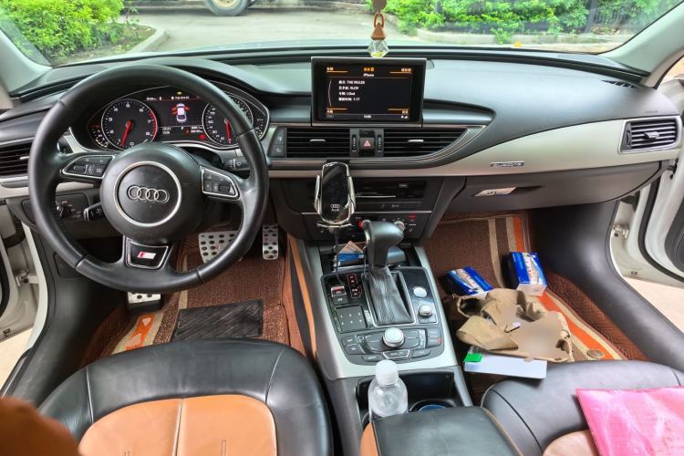 Used Audi A7 2014 35 FSI quattro Technology Edition Center Console