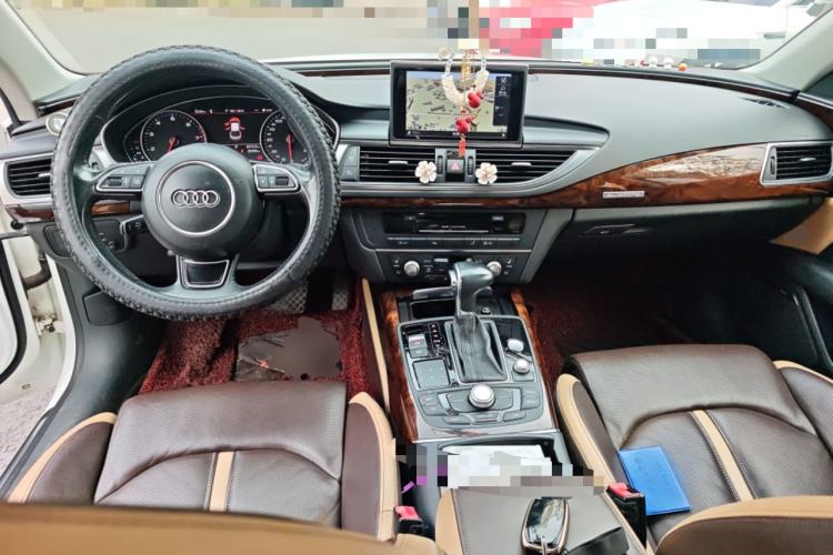 Used Audi A7 2014 50 TFSI quattro Comfort Model Center Console