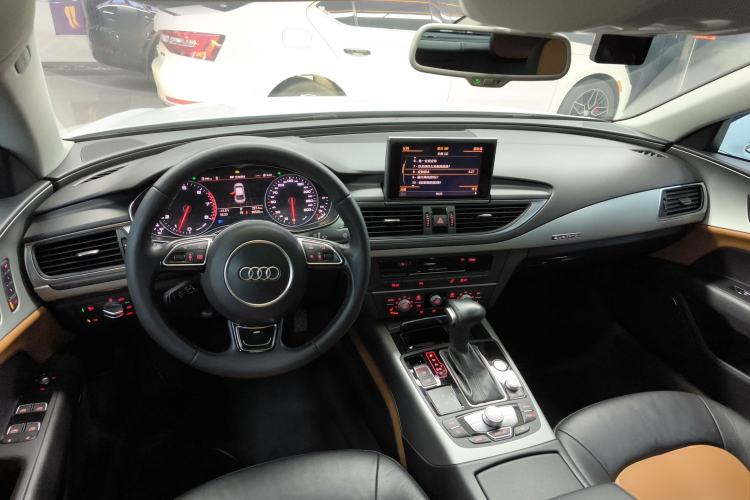 Used Audi A7 2014 35 FSI quattro Technology Edition Center Console