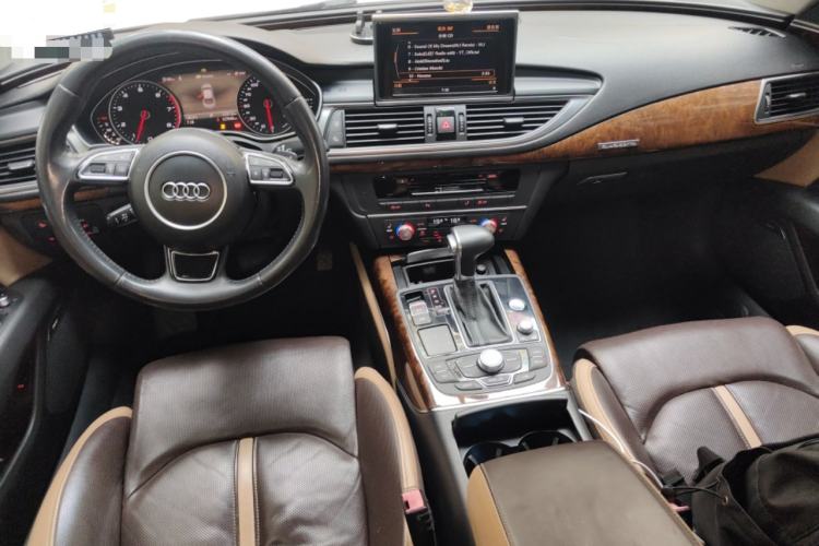Used Audi A7 2014 50 TFSI quattro Comfort Model Center Console