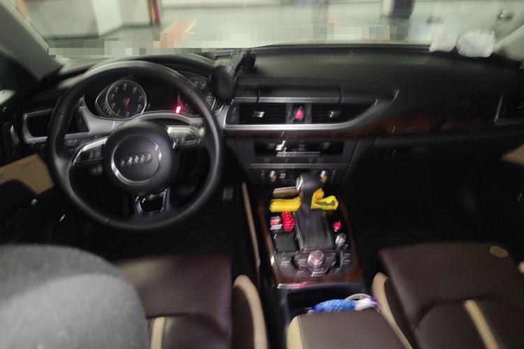 Used Audi A7 2014 50 TFSI quattro Luxury Model Center Console