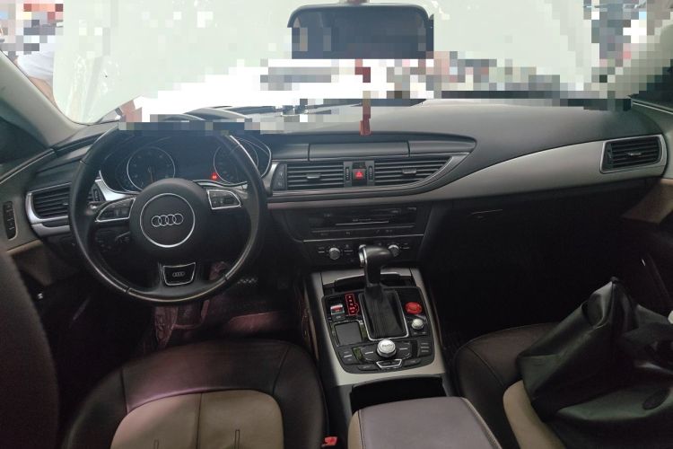 Used Audi A7 2014 30 FSI Trendy Version Center Console