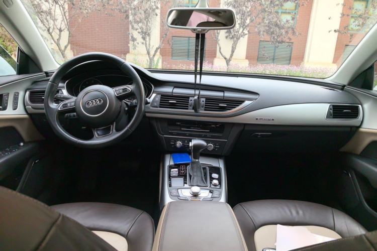 Used Audi A7 2014 35 FSI quattro Technology Edition Center Console