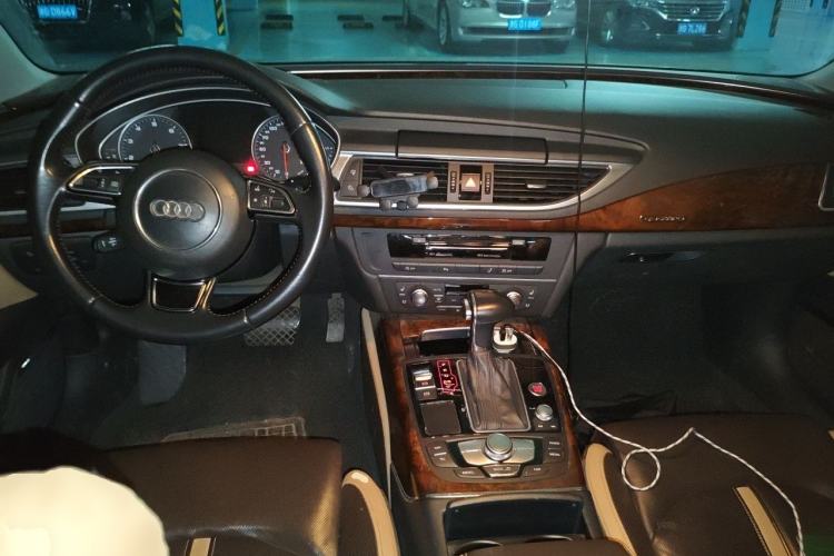 Used Audi A7 2014 50 TFSI quattro Comfort Model Center Console