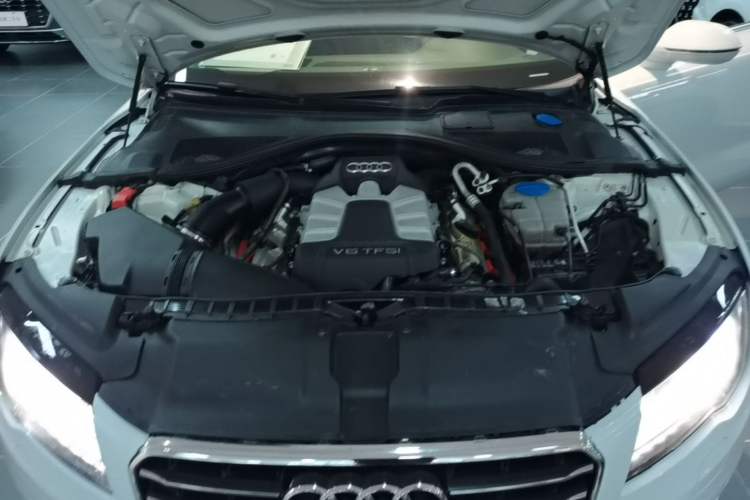 Used Audi A7 2014 50 TFSI quattro Comfort Model Engine Bay