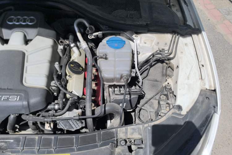 Used Audi A7 2014 50 TFSI quattro Comfort Model Engine Bay Left